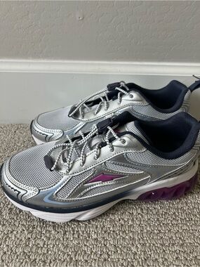 Avia Women's Gel Bungee Sneakers NWT size 8 ~ $15